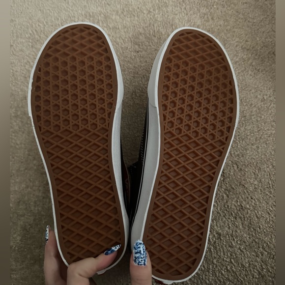 Vans Old Skool Black and White Low Top Sneakers - Picture 2 of 4